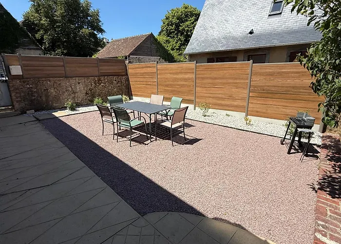 Semesterbostad Douceur Bucolique, Jardin & Mezzanine Cosy Parigné-lʼÉvêque